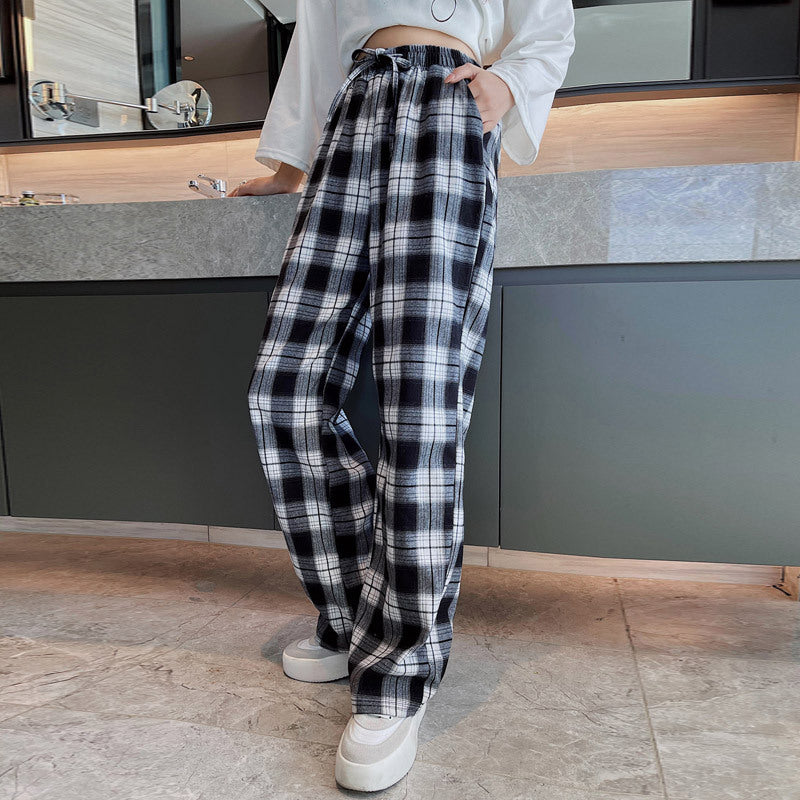 Pantoufles droites, longues et pointues avec jambes larges