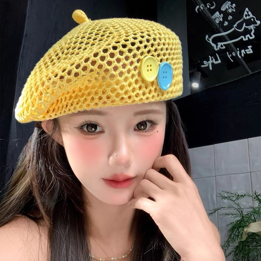 Casquette mince d'été avec petits boutons colorés