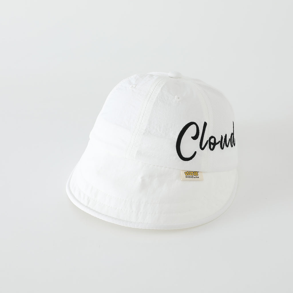 Chapeau de soleil de broderie anglaise pour enfants d'été avec tissu de filet latéral pour la ventilation et doux