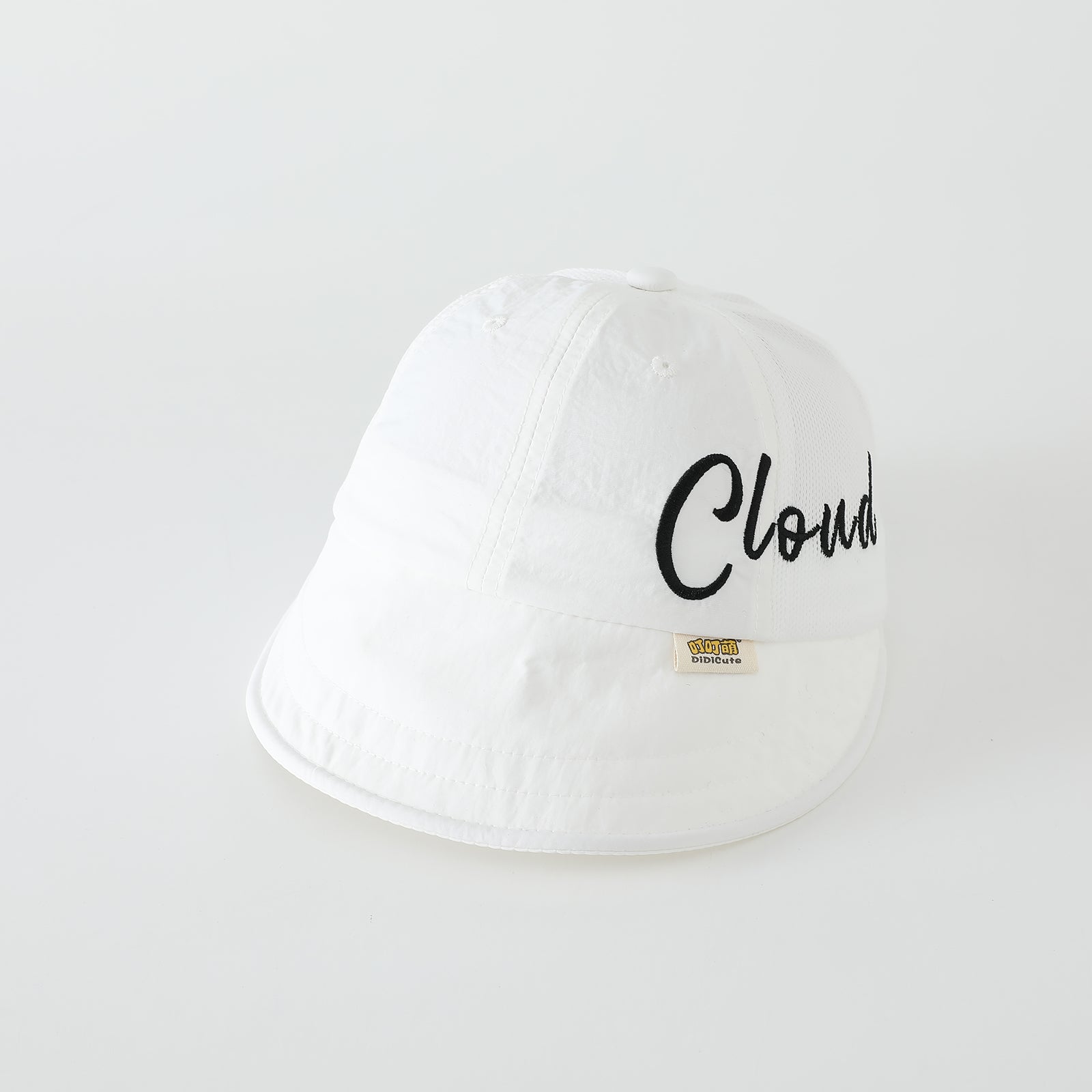 Chapeau de soleil de broderie anglaise pour enfants d'été avec tissu de filet latéral pour la ventilation et doux