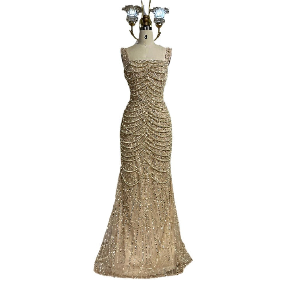 Robe de perles haute de gamme de luxe légère élégamment nu