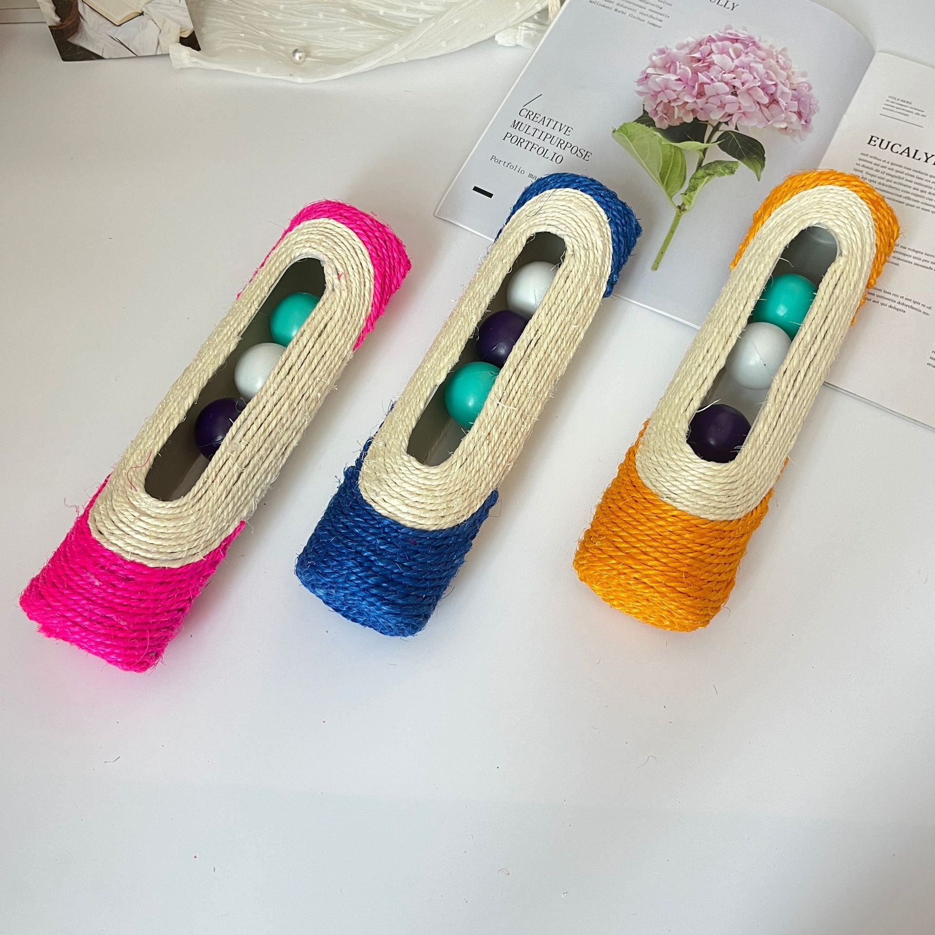 Chat self-Hi soulagent jouet suffy avec jouet en plastique bille sisal