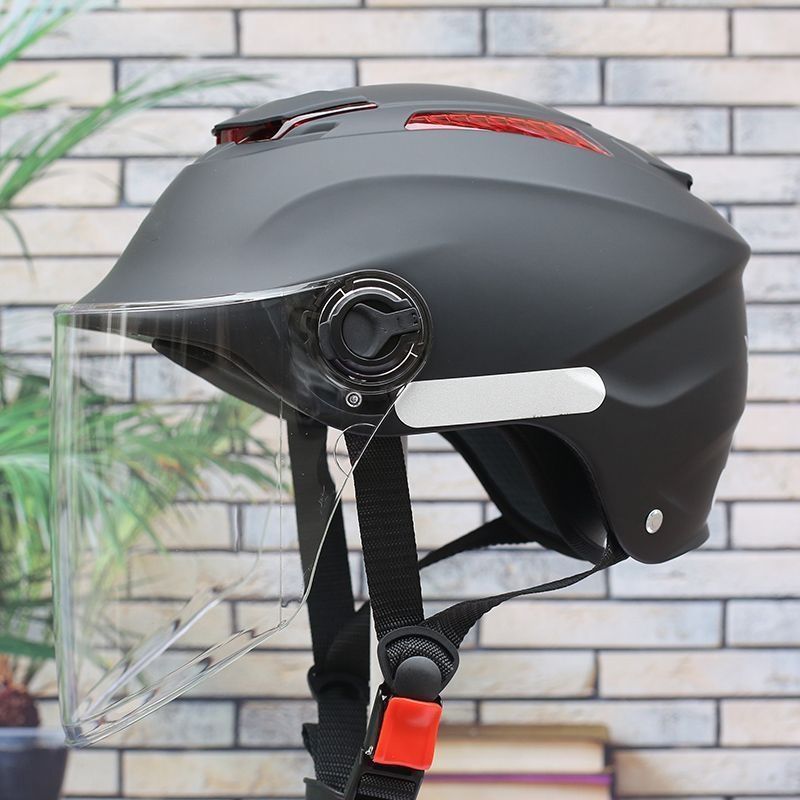 Protection solaire Quatre saisons Casque universel Moto Half Casque
