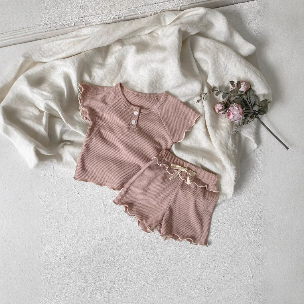 Short sleeve t-shirt and shorts Two-piece set