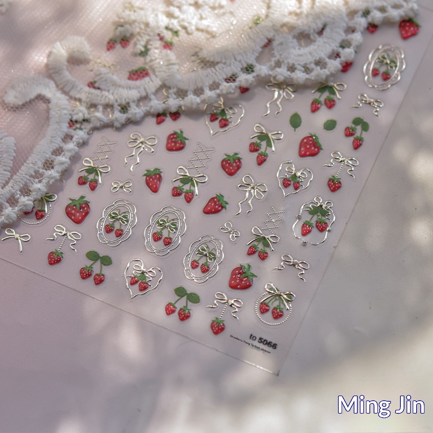 Stickers de style japonais Instagram Inspiré fraise et clou de métal Bow