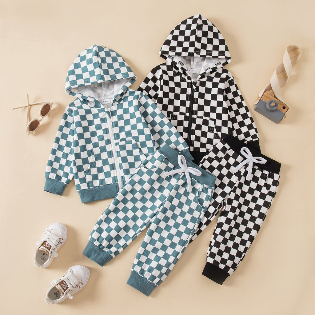 Ensemble deux pièces à capuche zippée avec manches longues et pantalons assortis disponibles en deux couleurs