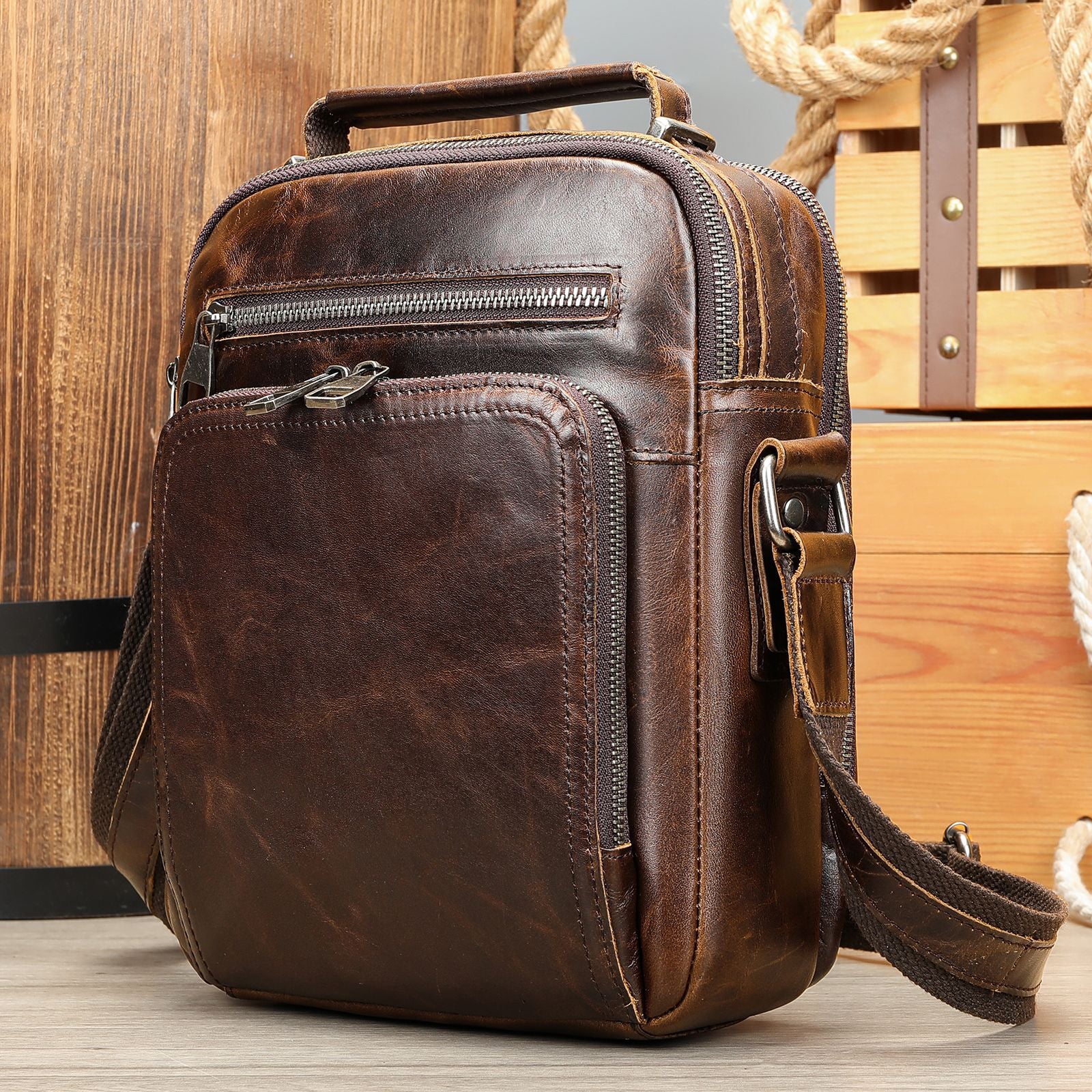 Véritable sac de corps croisé en cuir Hommes Cheval fou Sac d'épaule en cuir multifonctionnel