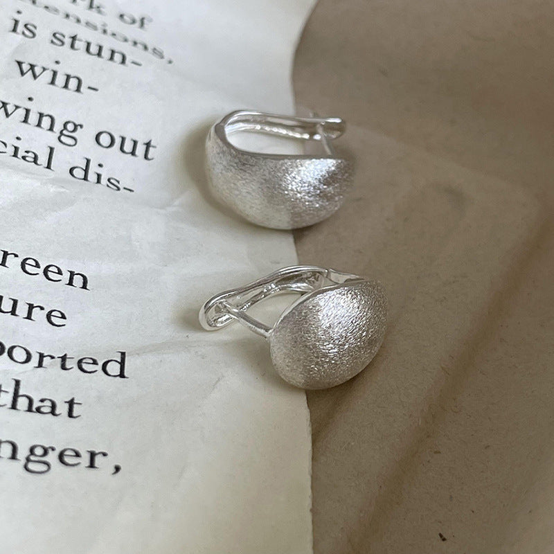Boucles d'oreilles irrégulières et irrégulières