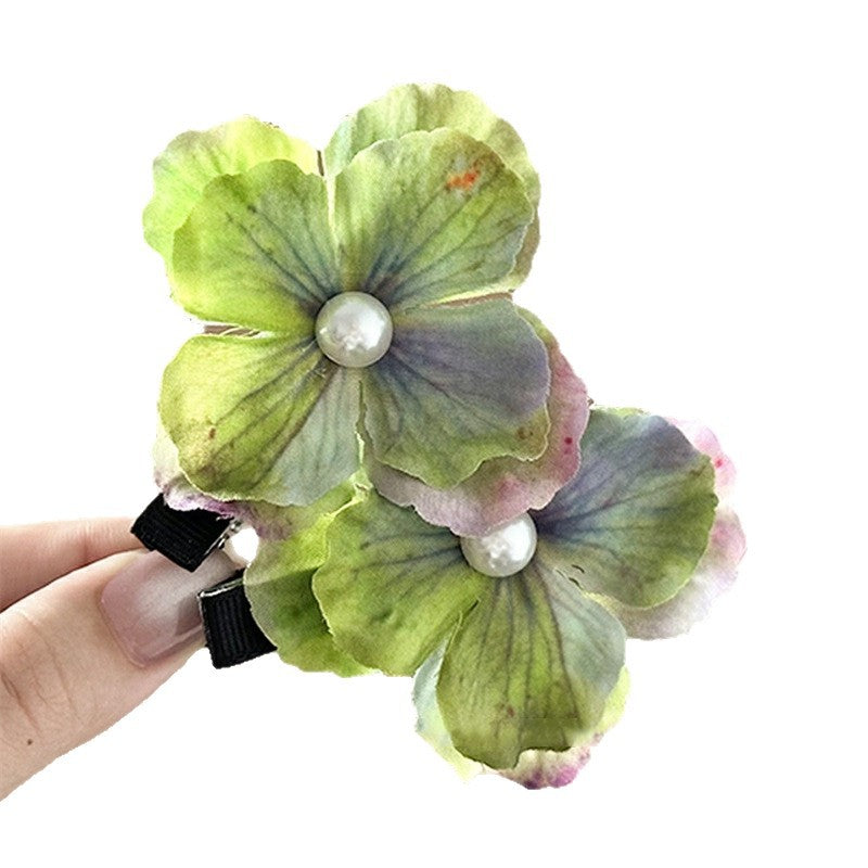 Delicate soft-style side clip