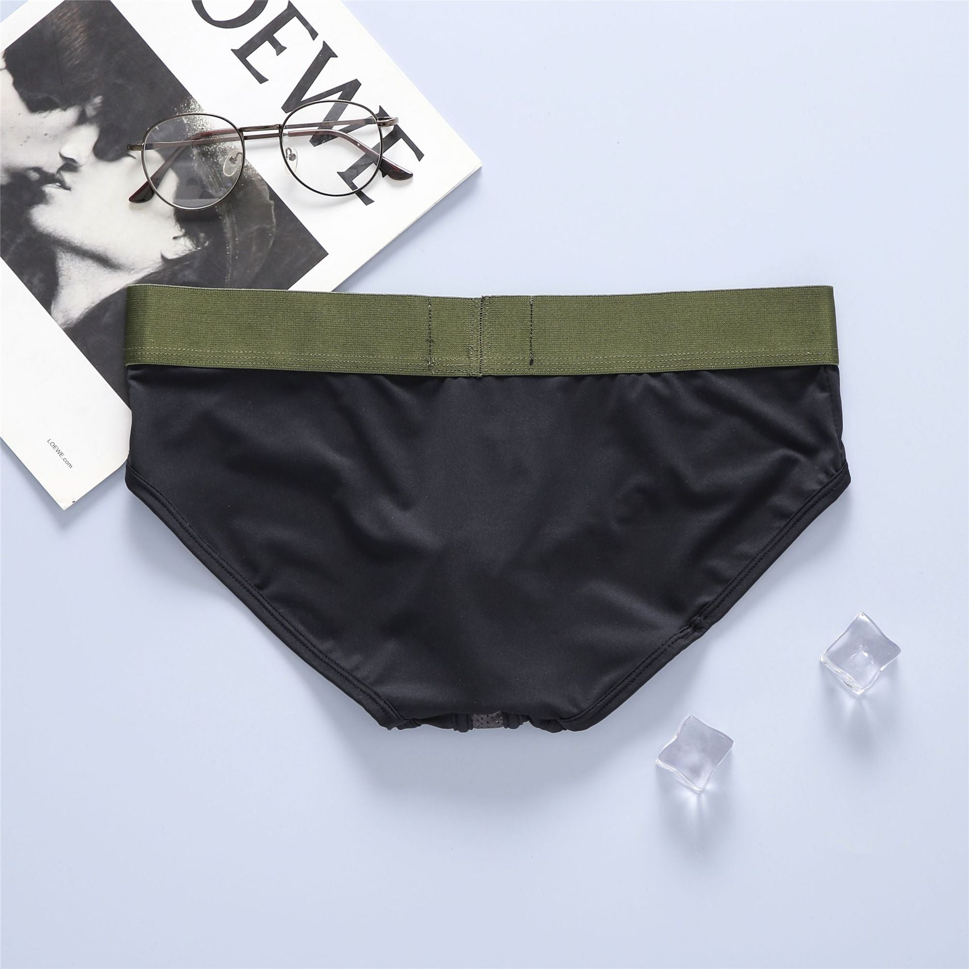 Lait pour hommes Soie Basse Taille Élastique Sac en trois dimensions Slip confortable