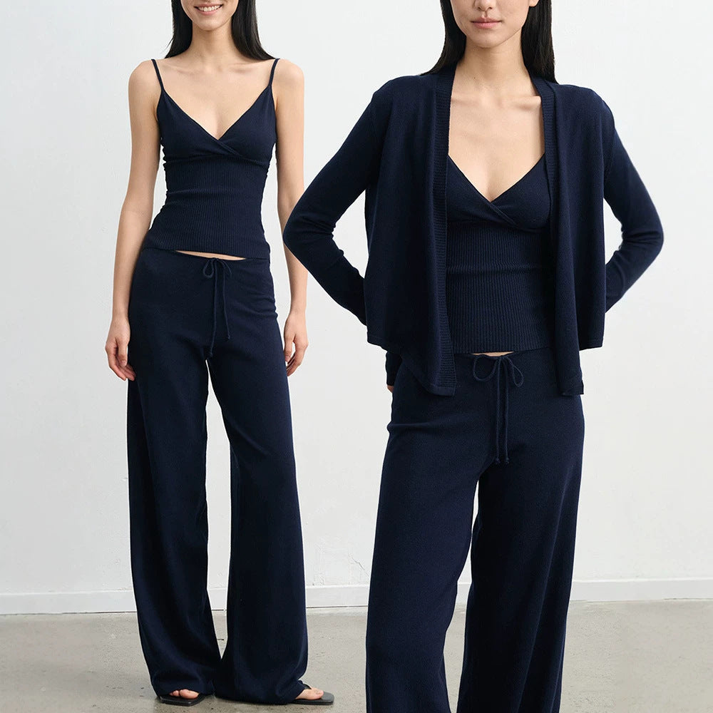 Camisole tricotée et pantalons de flatteur à large jambe