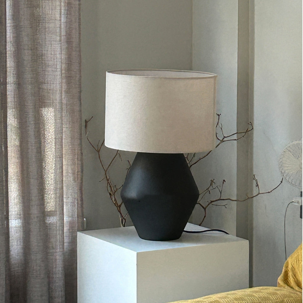 Lampe de table simple de style Wabi-Sabi pour les chambres d'hôtes rétro mi-century Zen-Luxury décoratif