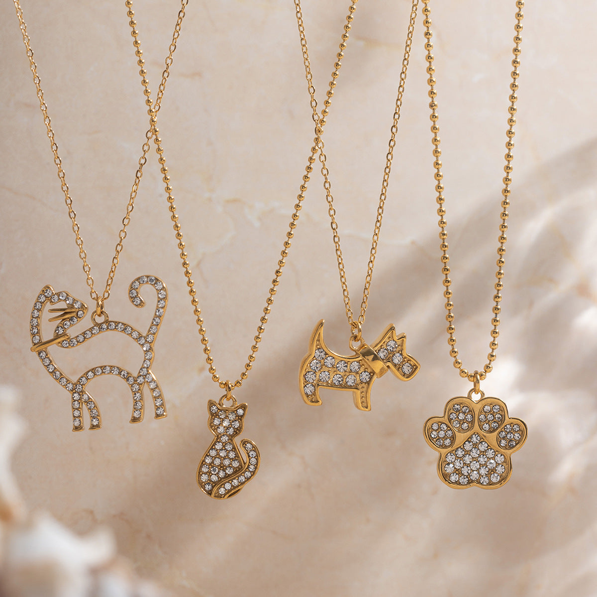 Collier pendentif à os Mignon et femmes délicates Accessoire