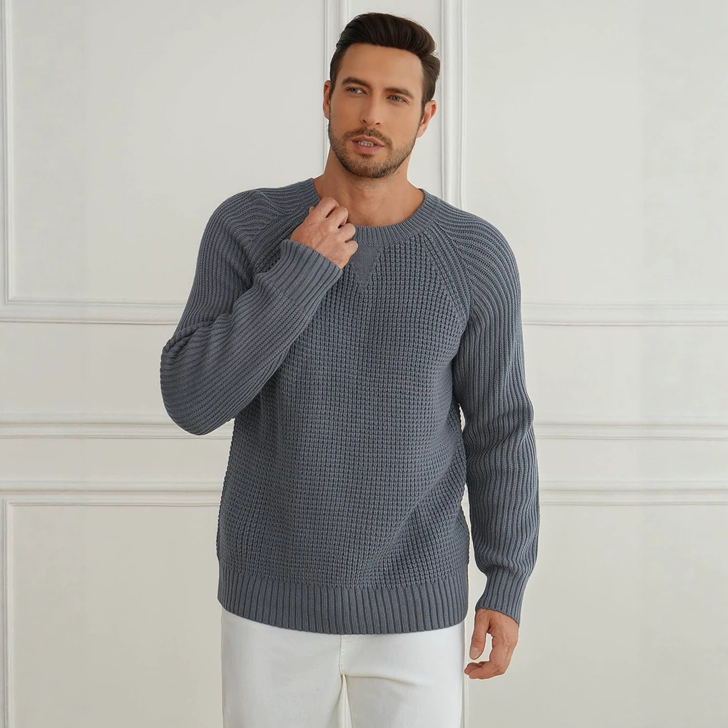 Pull à manches longues polyvalent avec une ligne ronde