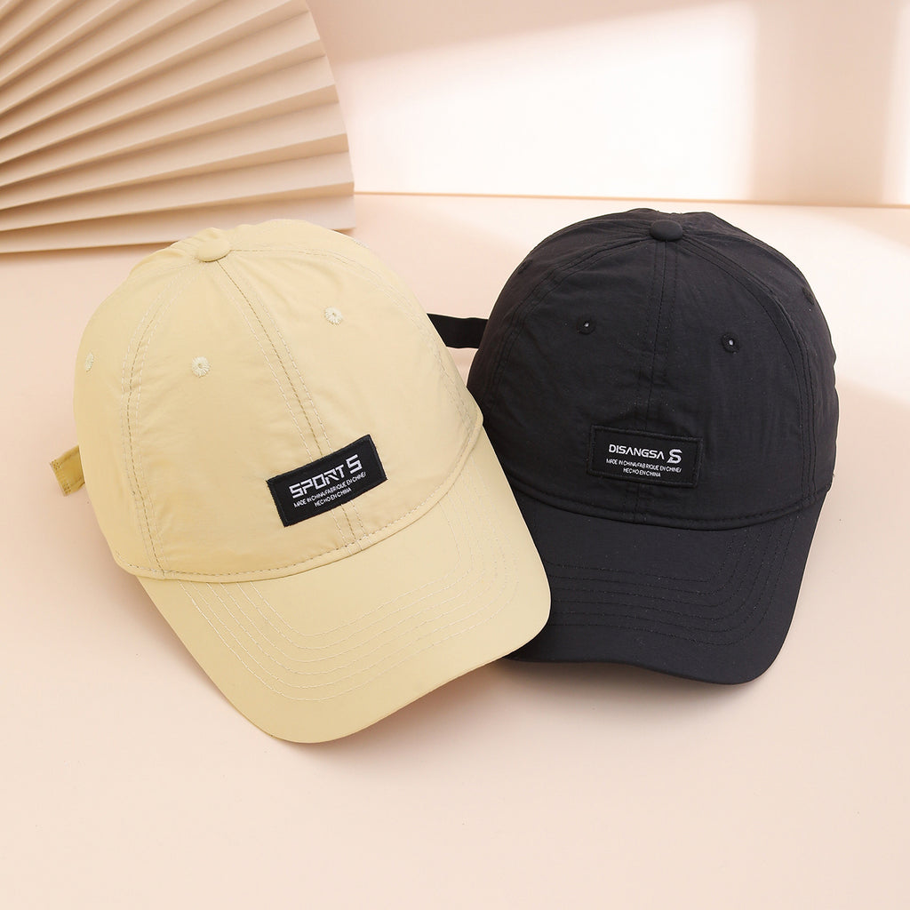 Version coréenne d'une simple lettre brodée de couleur solide Séchage rapide Casquette de baseball avec A