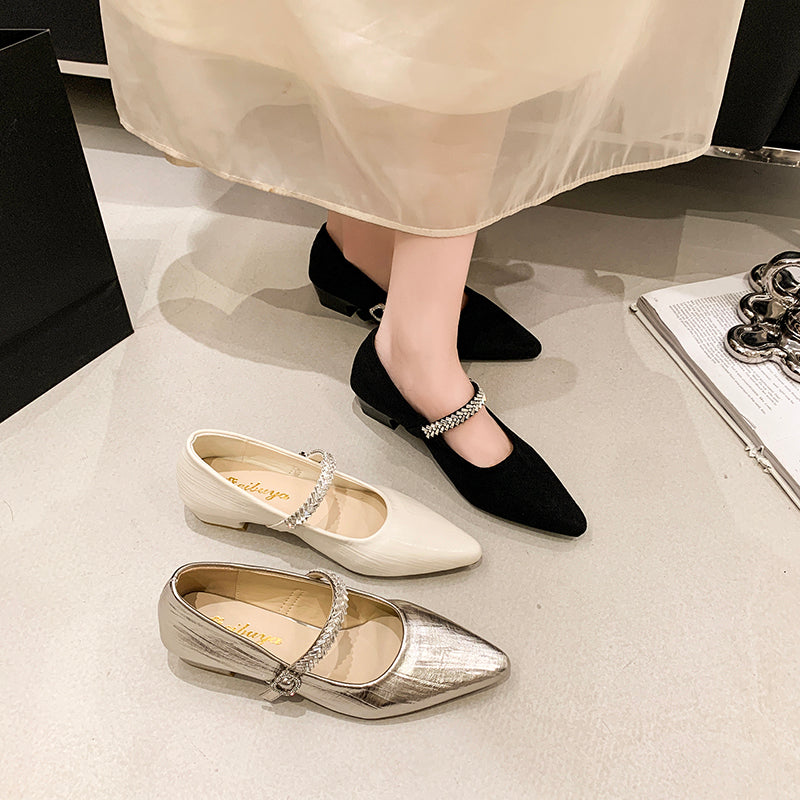 Les talons hauts pointus de fée française