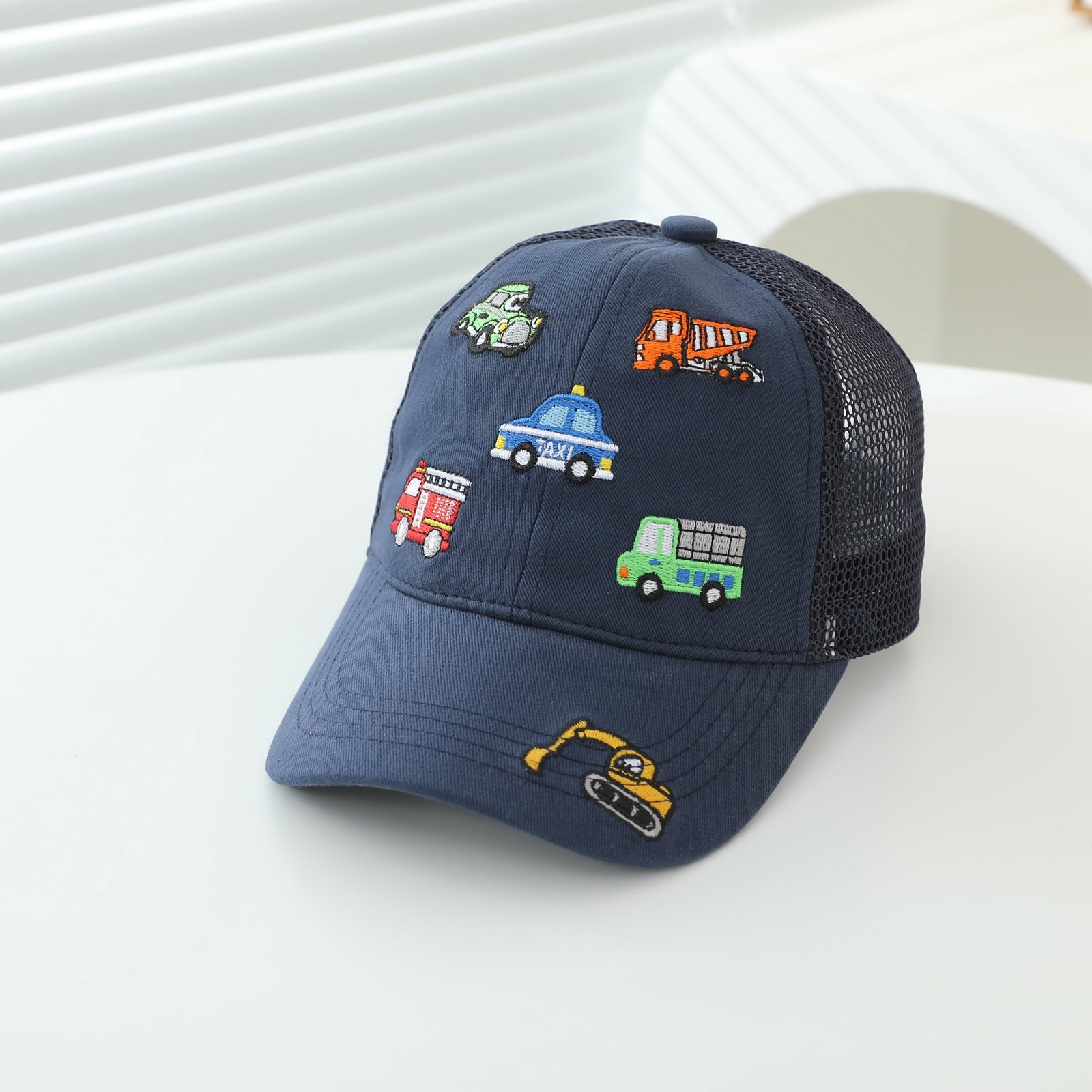 Style pour enfants Brodé modèle mixte Petite voiture avec semi-net respirant Brimmed Withou