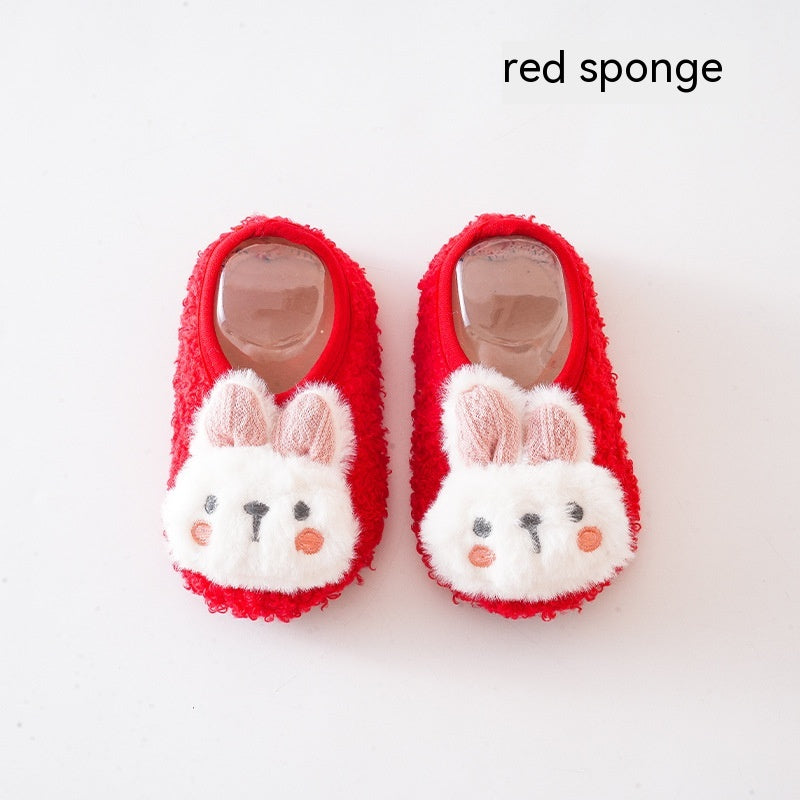Le lapin mignon automne et les chaussettes de chambre d'hiver