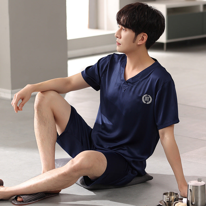 Short-sleeved pyjama shirt and shorts