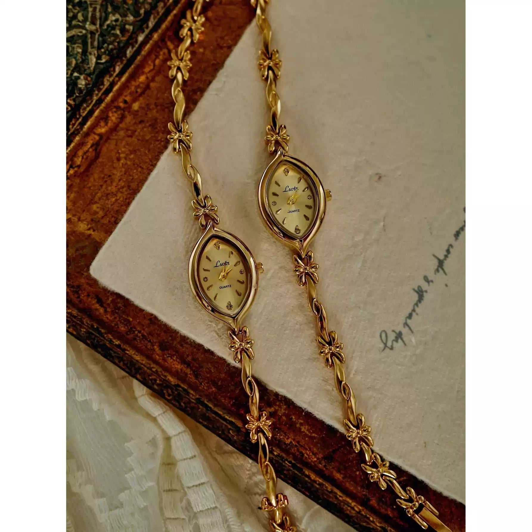 Vintage en or de style français Petite montre femme