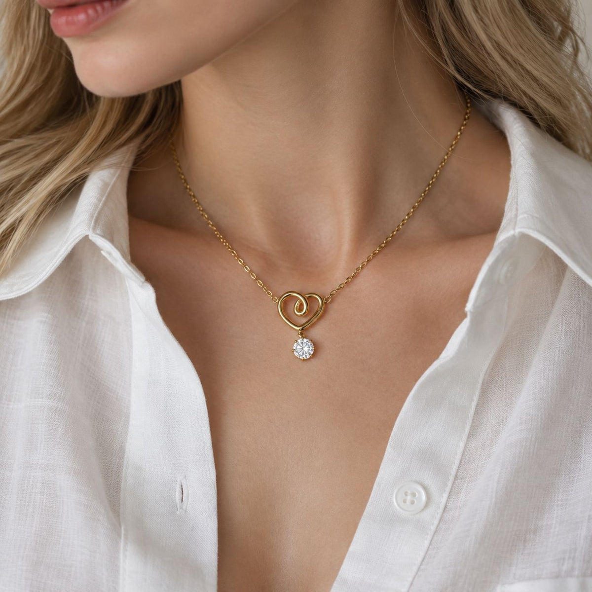 Collier en acier de titane Zircon en forme de cœur pour femmes