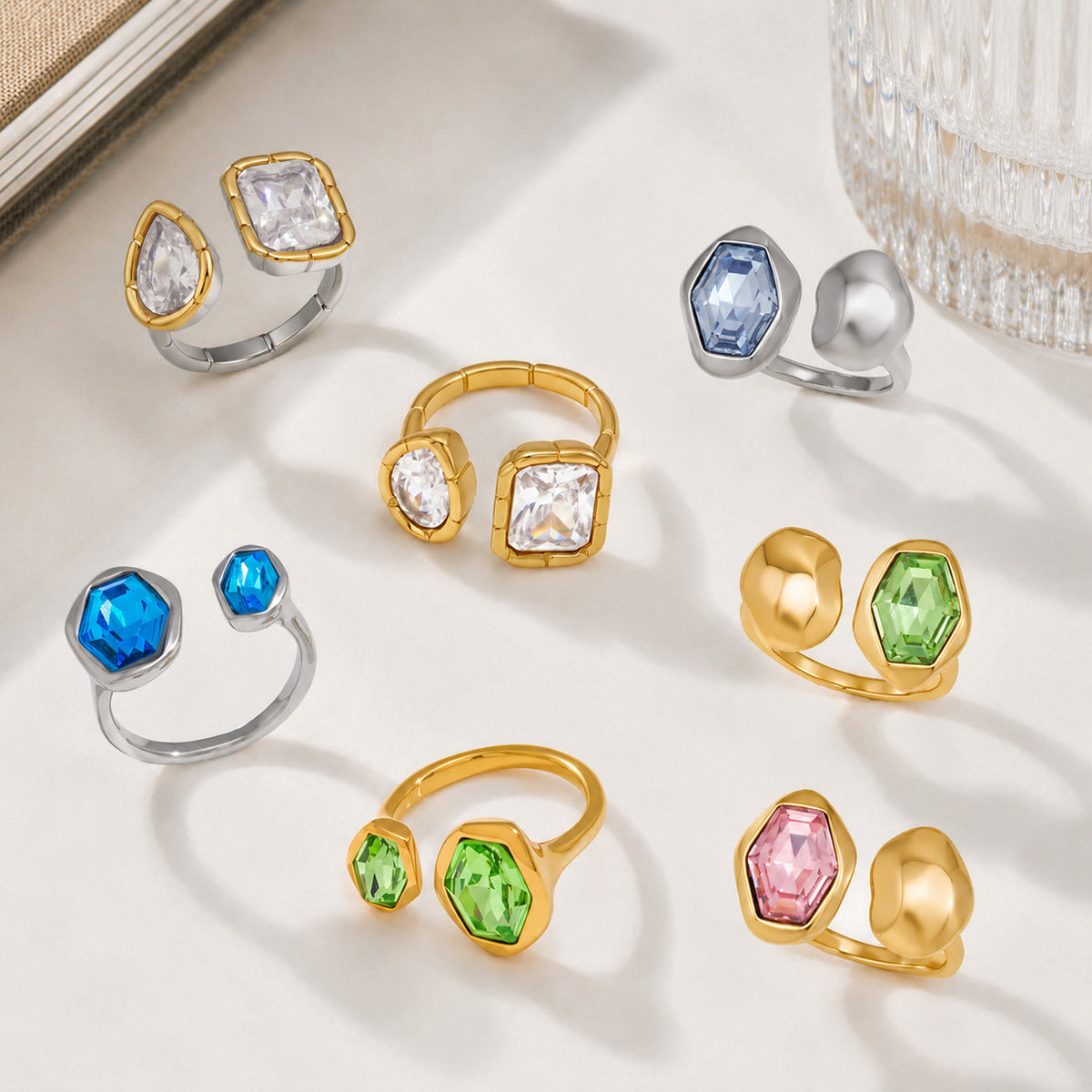 Anneau ouvert de luxe léger avec Zircon coloré et acier au titane