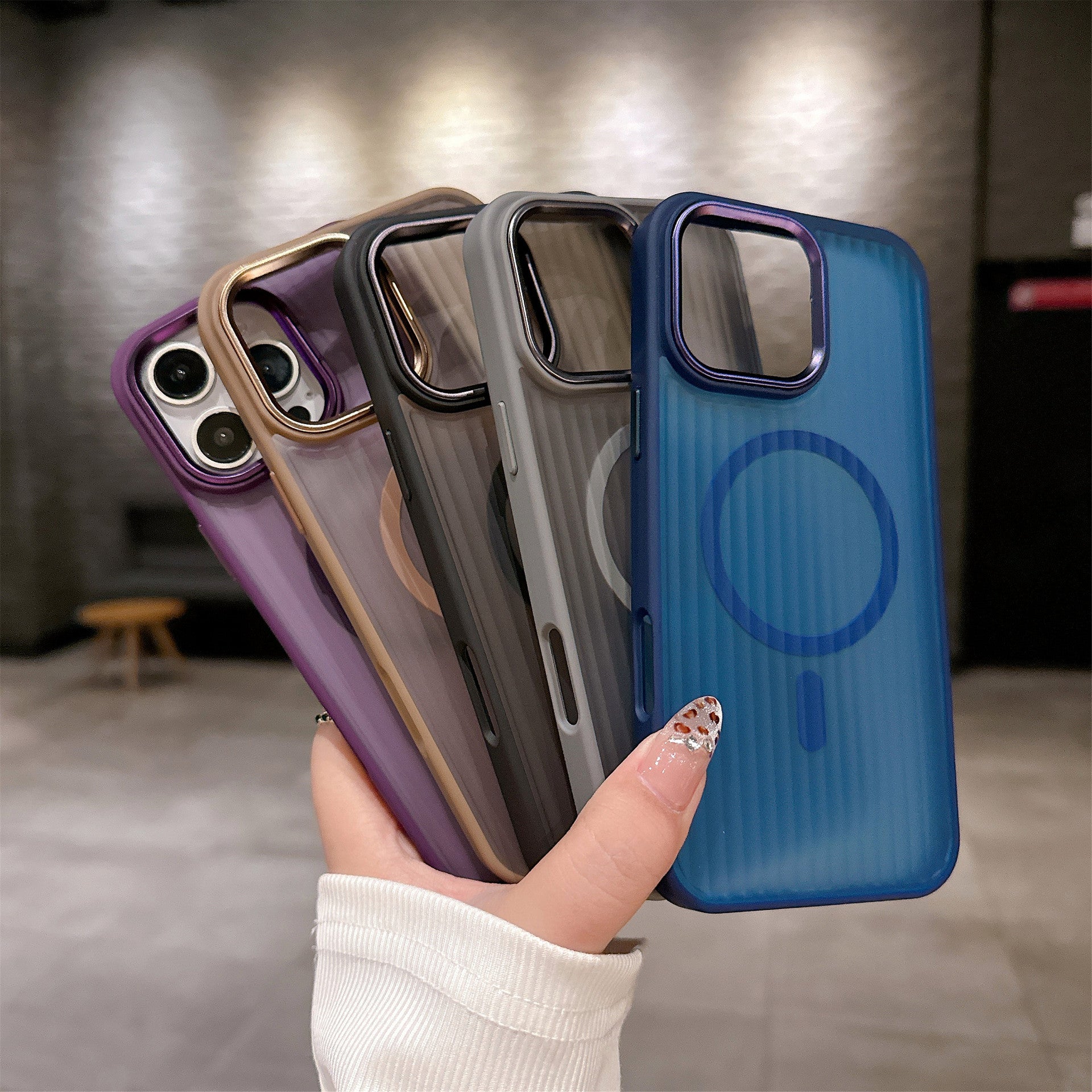 Cas magnétique de texture verticale pour la peau pour le 16 Pro Max