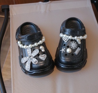 Clogs de chaînes de perles d'été