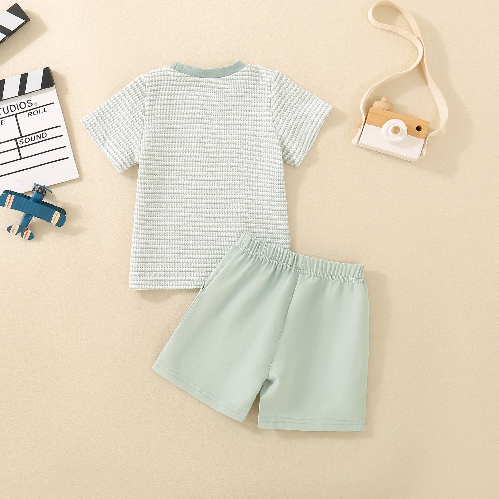 Top bébé à manches courtes et ensemble de shorts