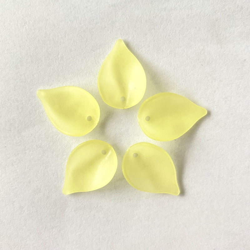 Charms de pétale en acrylique givré