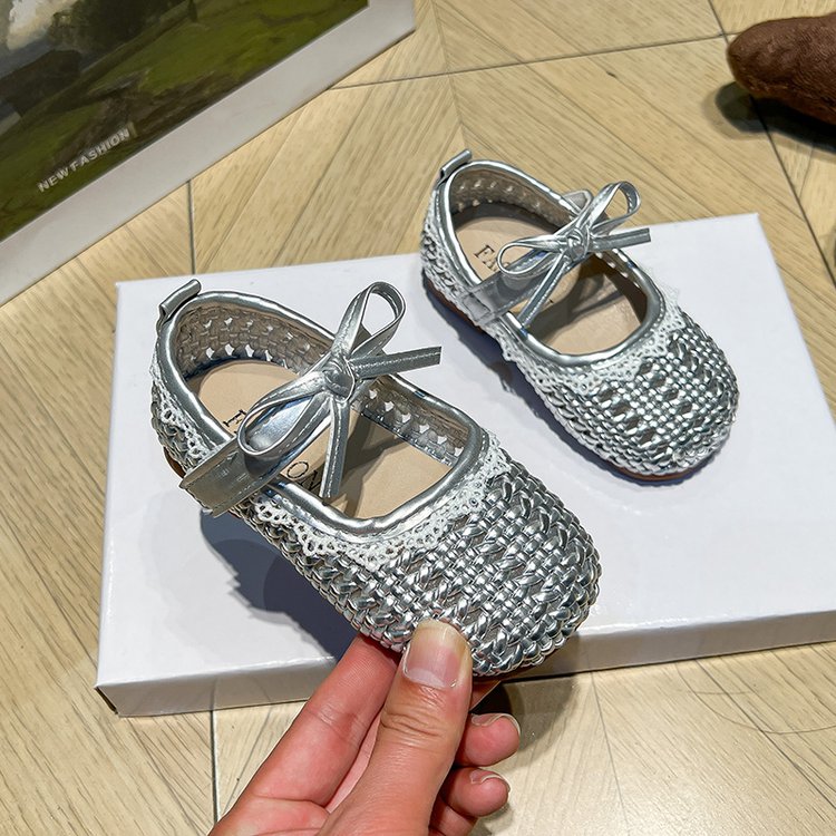 La mode des enfants Hollow Princesse Chaussures Summer Style Filles' Soft Bottom Hollow Baotou Lit