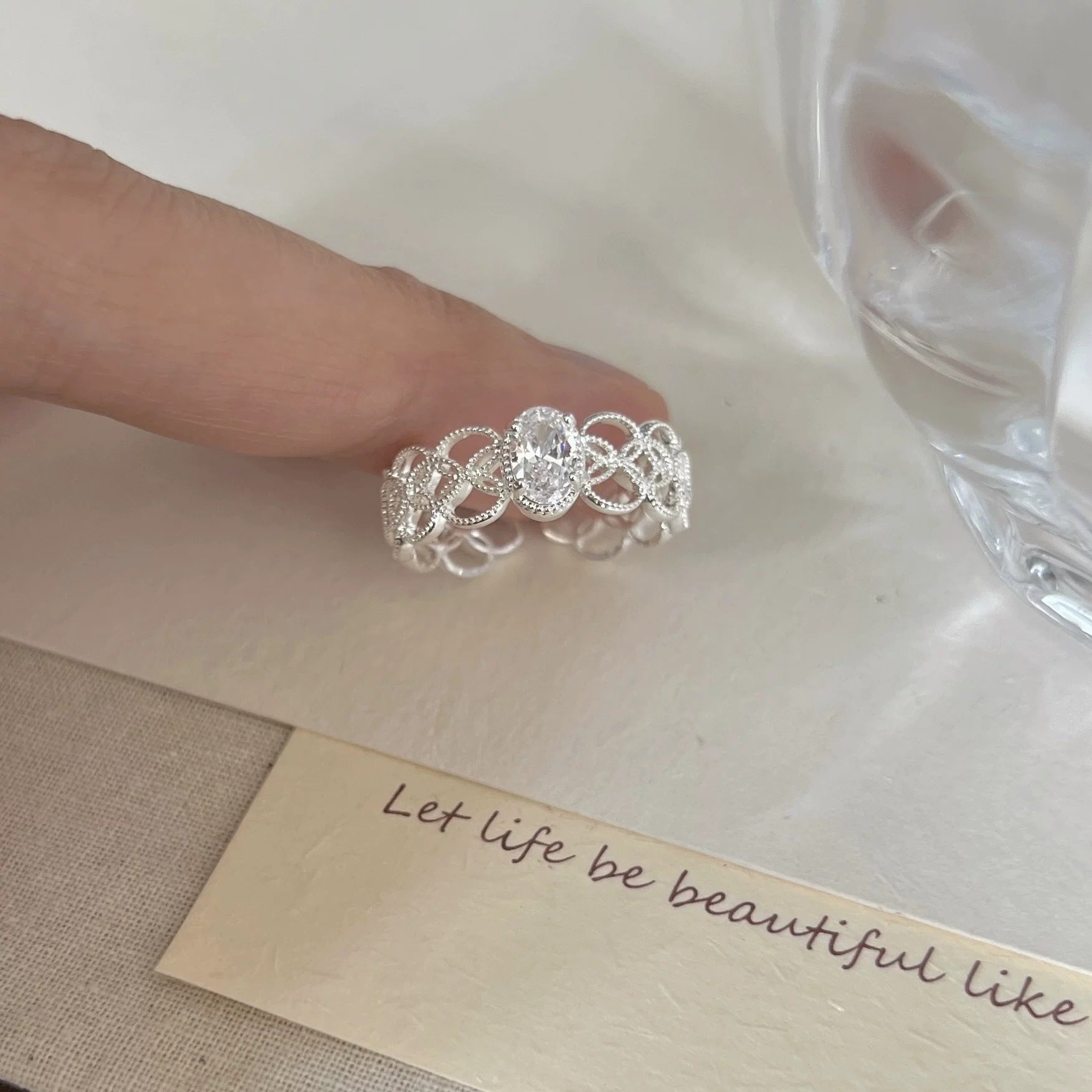 Sweet Elegant Hollow Anneau pour femmes