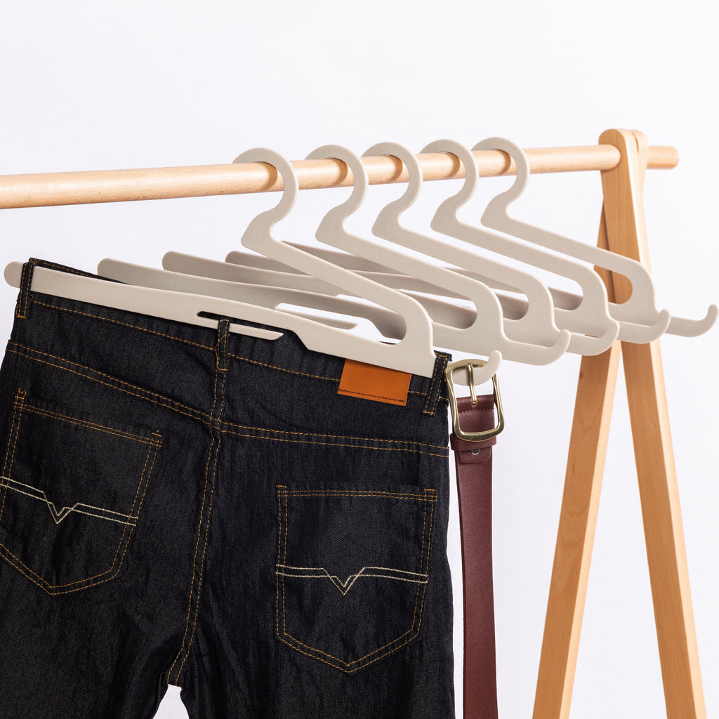 Suspension de pantalon ouverte en forme de Z