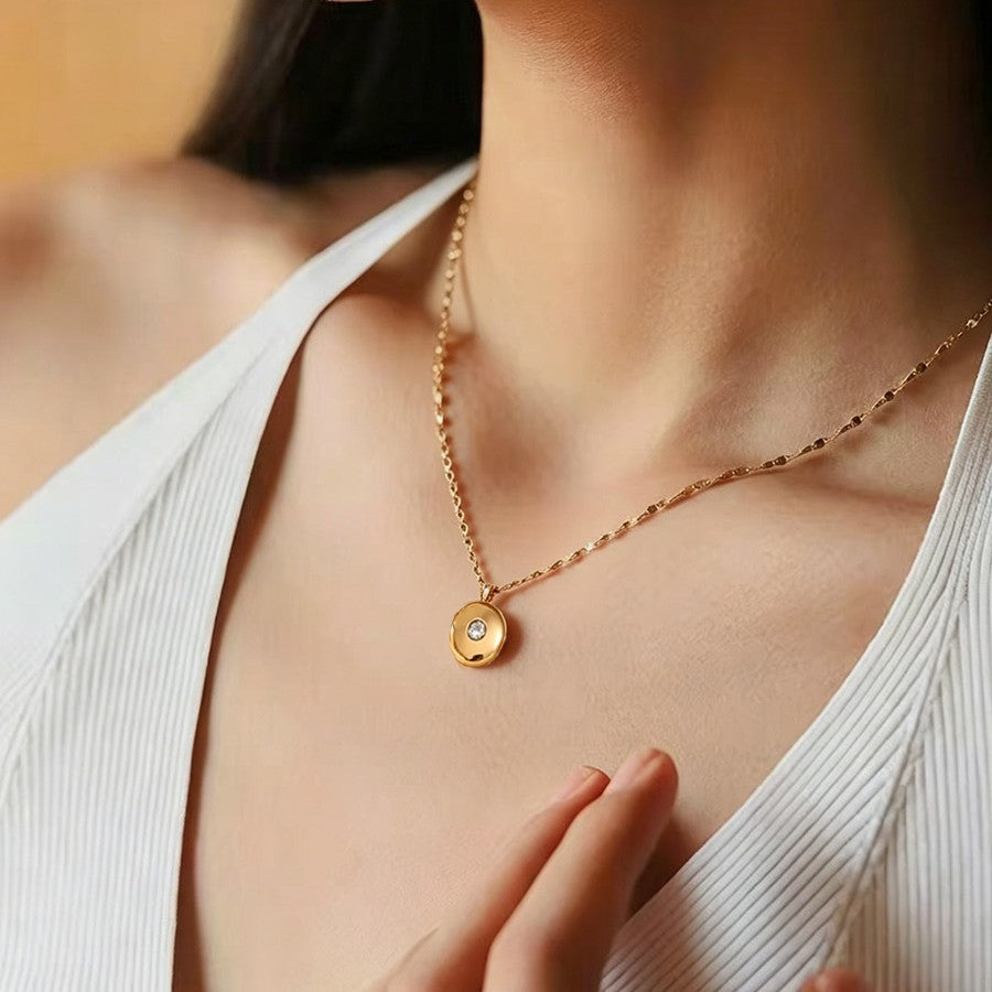 Collier de collier en pierre de naissance rubis et polyvalent fait avec des pierres gemmes naturelles
