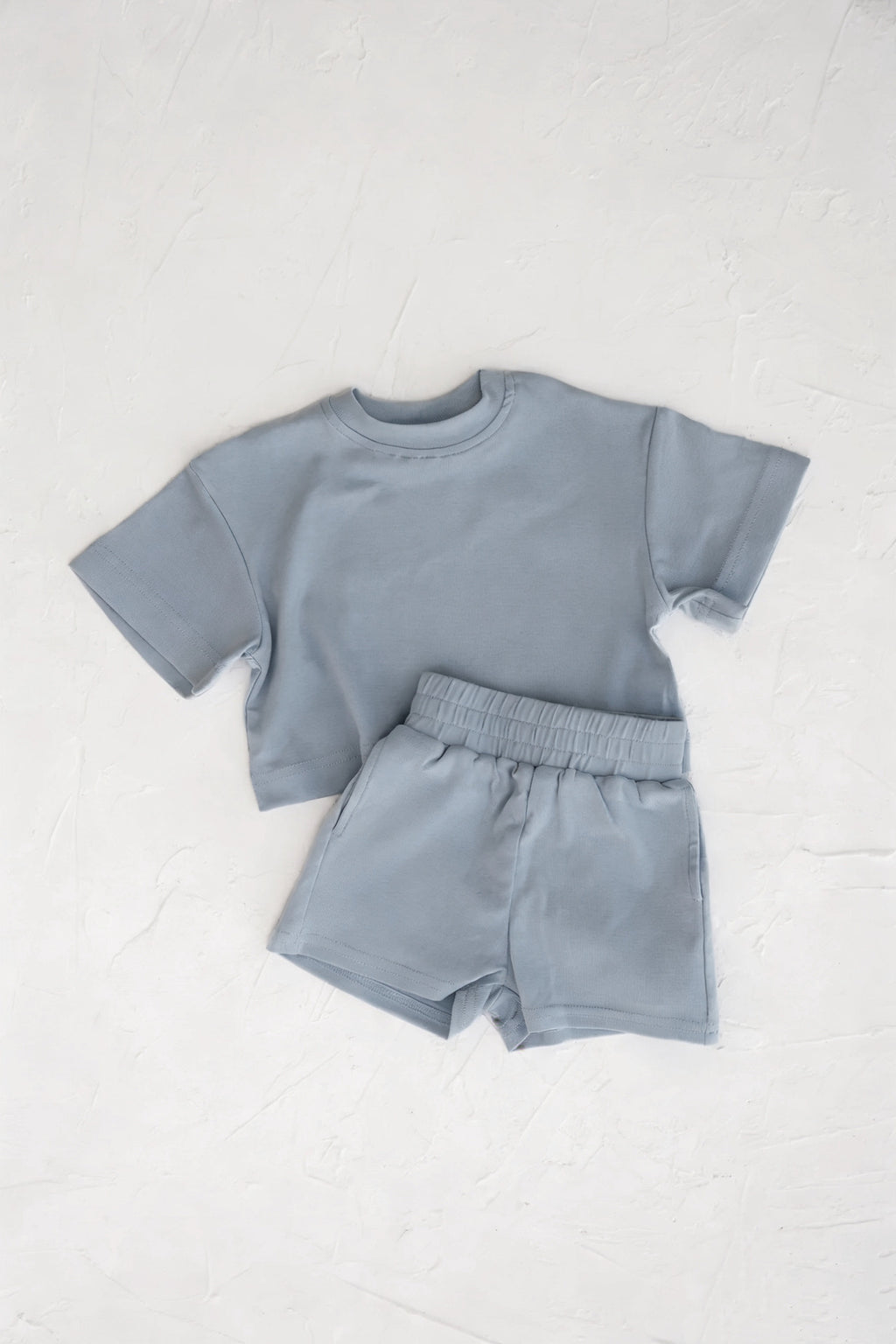 Short-sleeved T-shirt and shorts Two-piece set