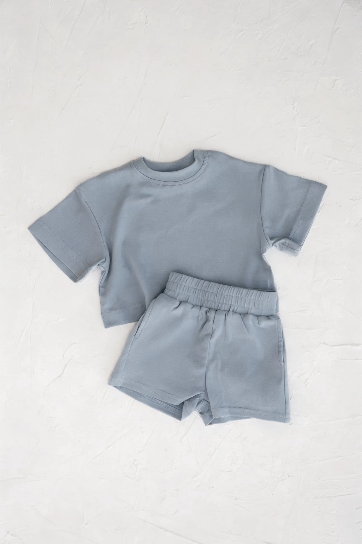 Short-sleeved T-shirt and shorts Two-piece set