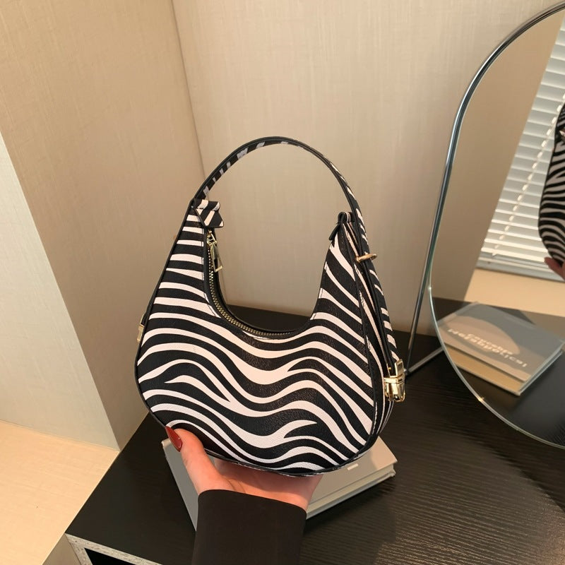 Rouge Personnalisé Sous-arm Mode Mesh Niche Design Sac de domptage à épaule unique