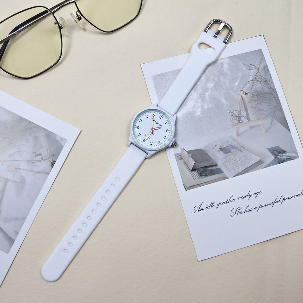 Montre haute-fashion conçue spécifiquement pour les étudiantes du collège et du lycée