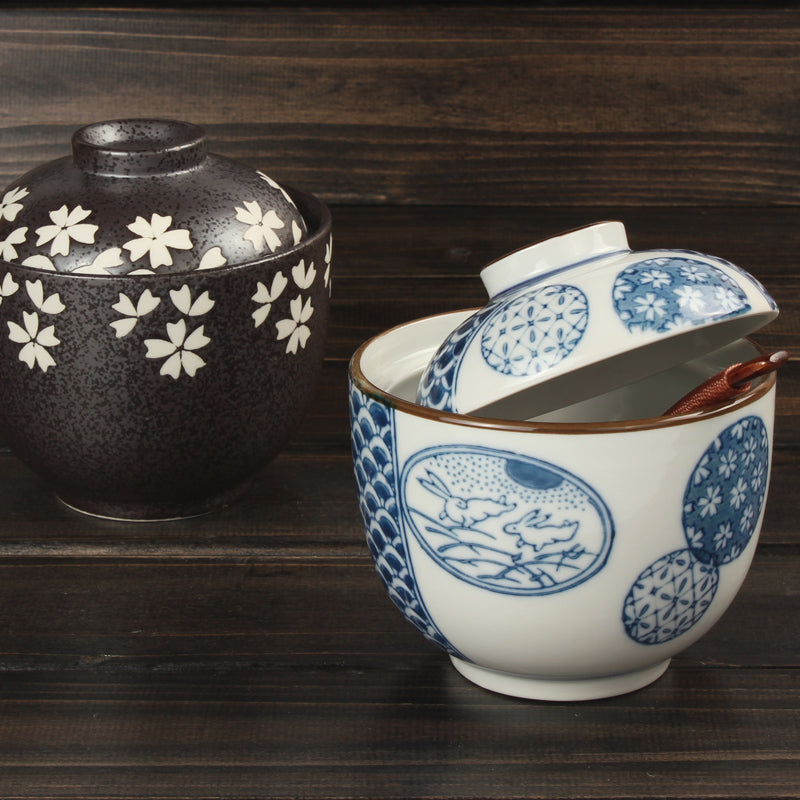 Bol de riz en céramique japonaise avec coupe de préservation de lard