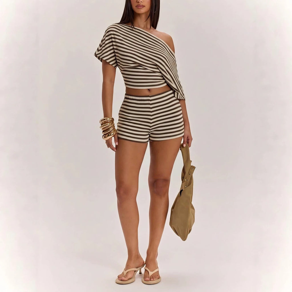 Short-sleeved T-shirt and high-waisted shorts
