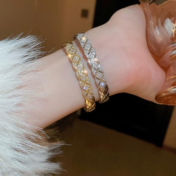 Accessoires inspirés du designNiche luxueuse et élégant bracelets de charme Et des bijoux