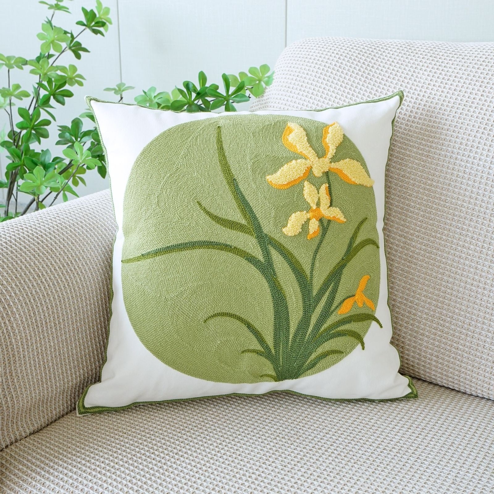 Coussin floral brodé de style pastoral pour canapé salon