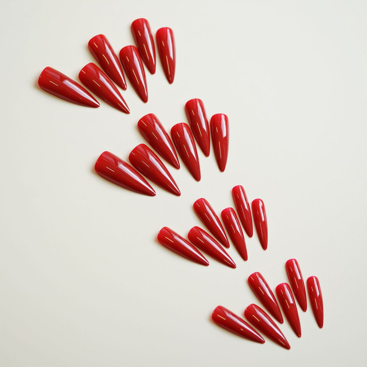 CS-106 Art Faux rouge pointé Conseil de ongles Porter l'armure