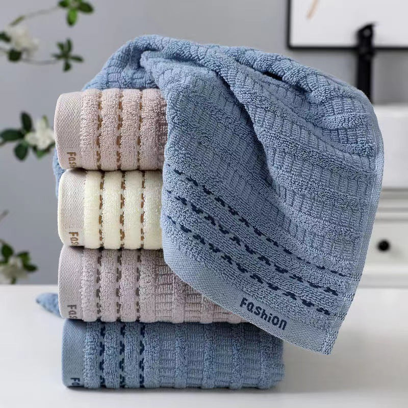 Serviette de coton et lavage du visage