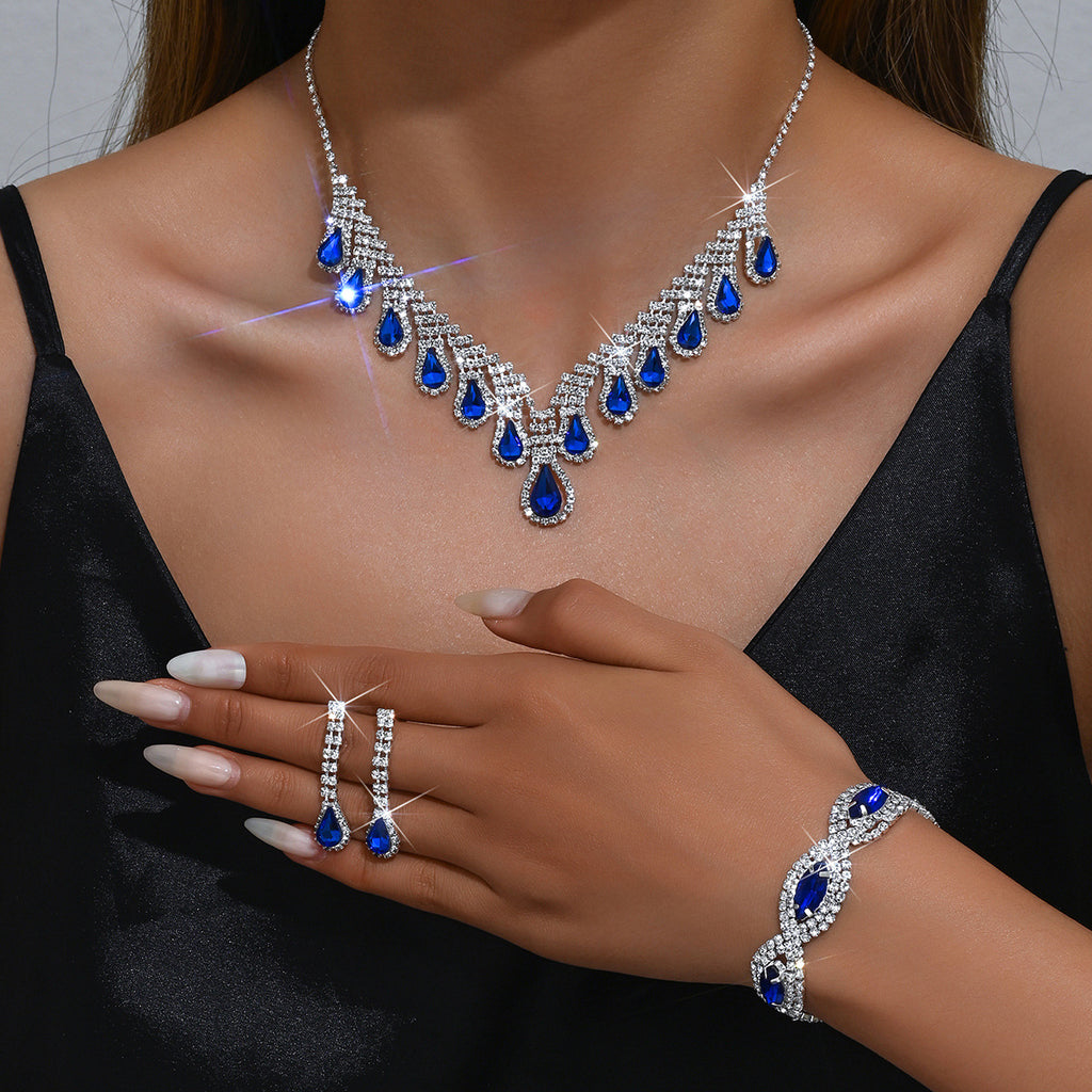 Style Collier de la goutte d'eau de diamant complet