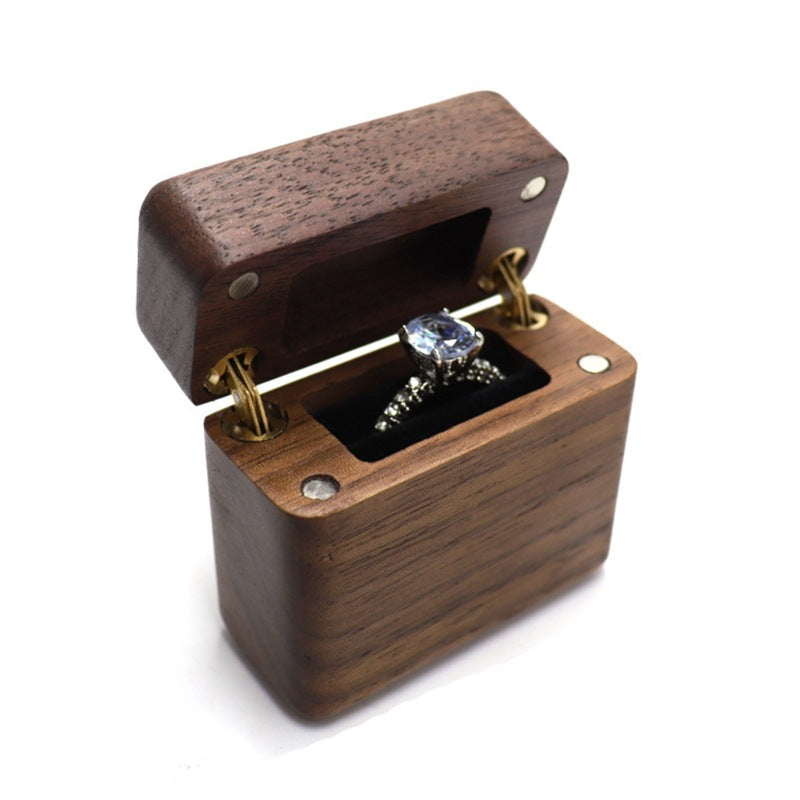 Boite à anneaux en noyer Magnet Lighter Boucles d'oreilles Studs Mini femmes de rangement de voyage