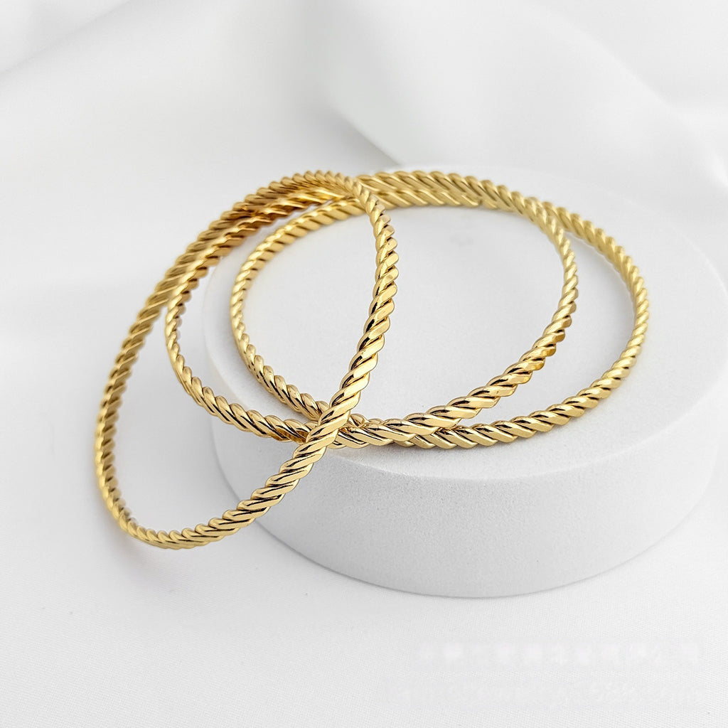 Bracelets en acier inoxydable simple dans plusieurs styles
