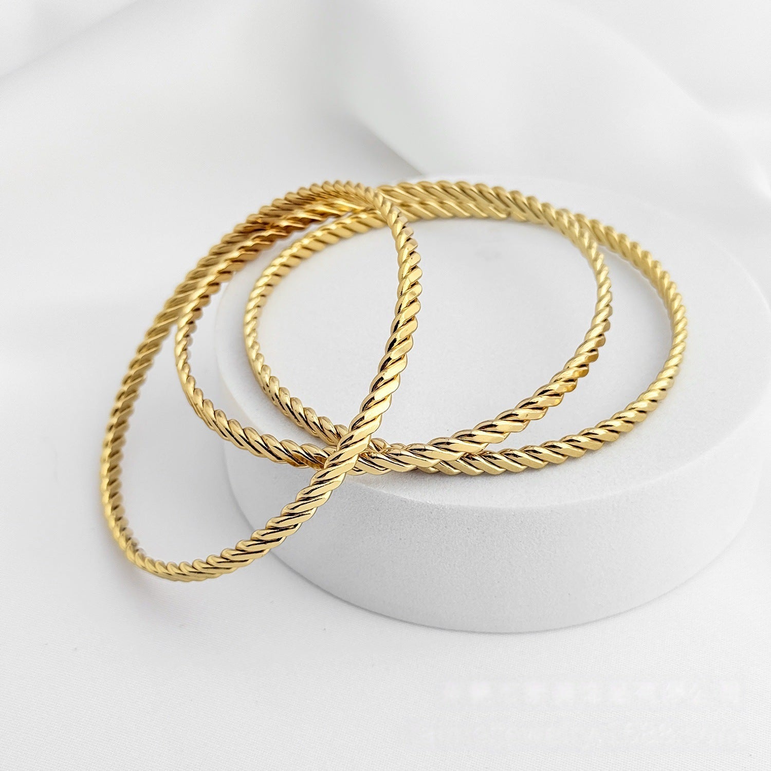 Bracelets en acier inoxydable simple dans plusieurs styles