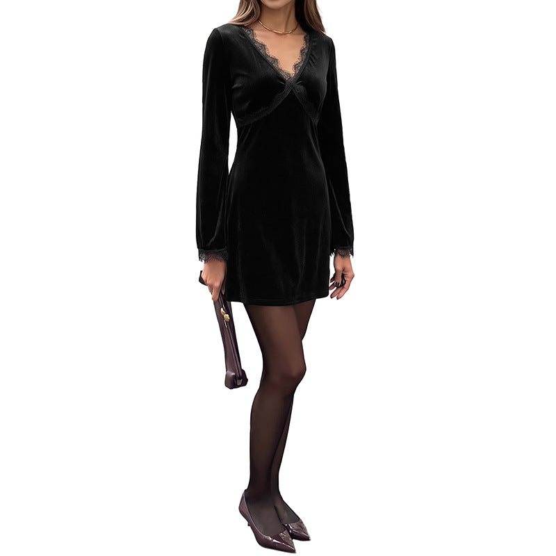 Robe vintage en dentelle à col V
