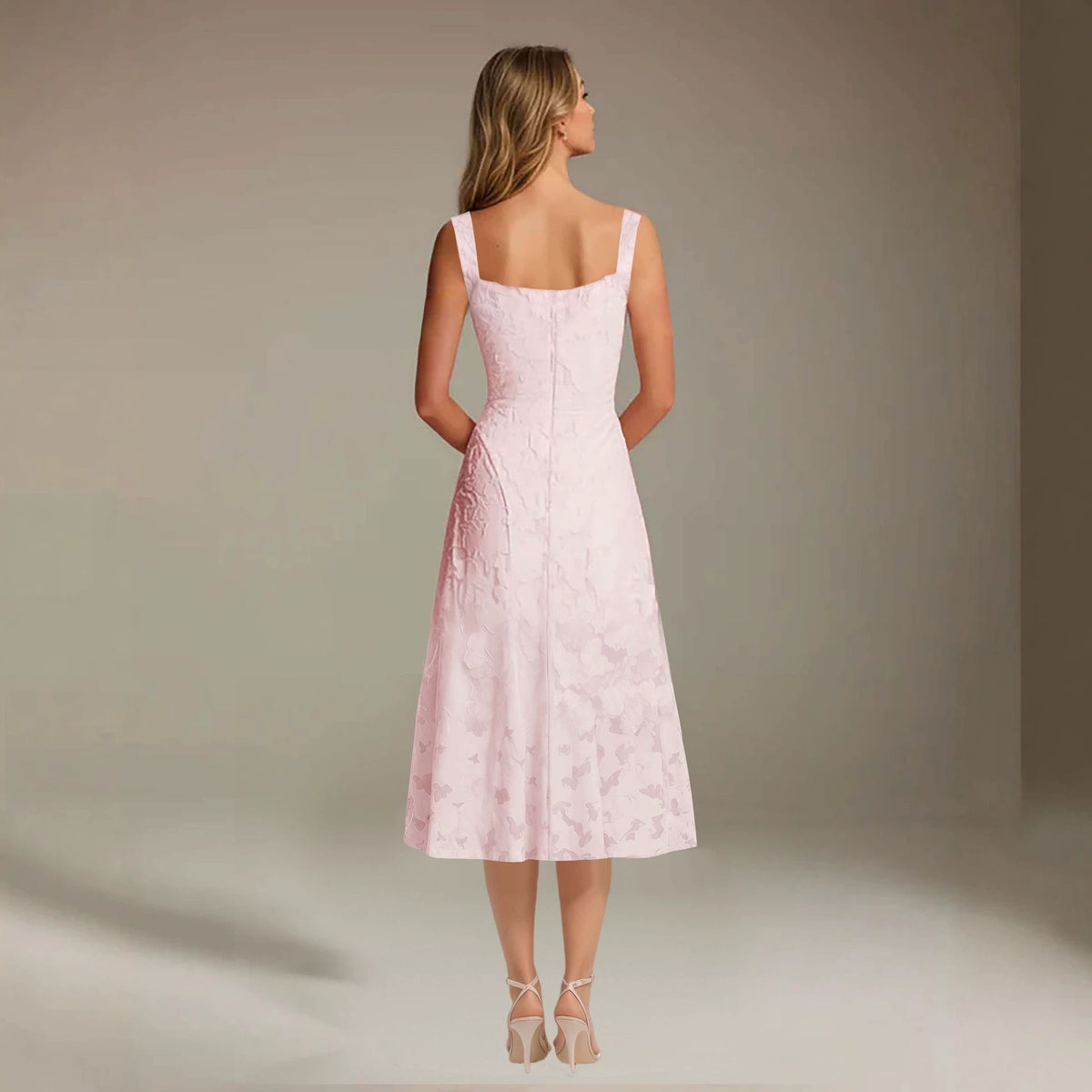Robe de cocktail spaghetti-strap
